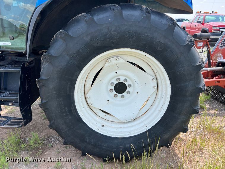 image for item LB9393 2008 New Holland T6020  tractor