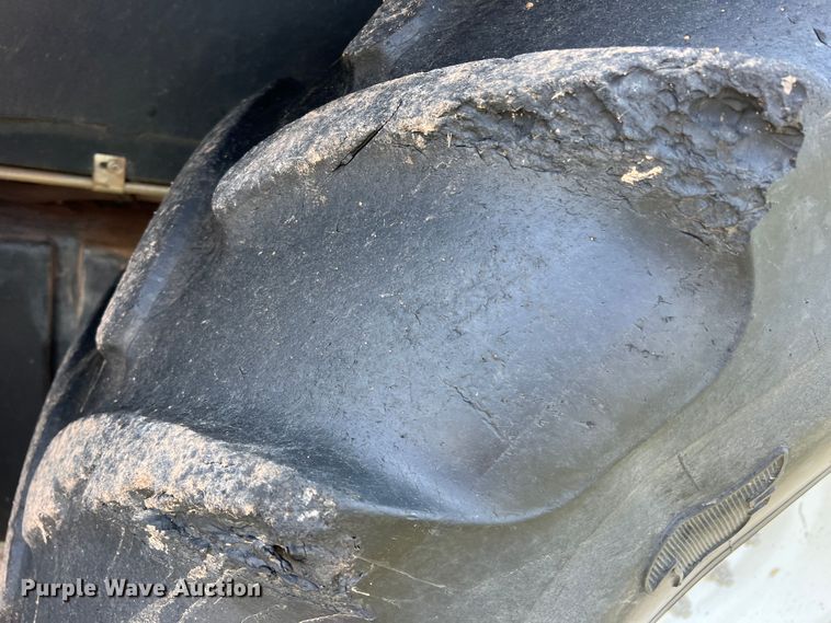 image for item LB9393 2008 New Holland T6020  tractor