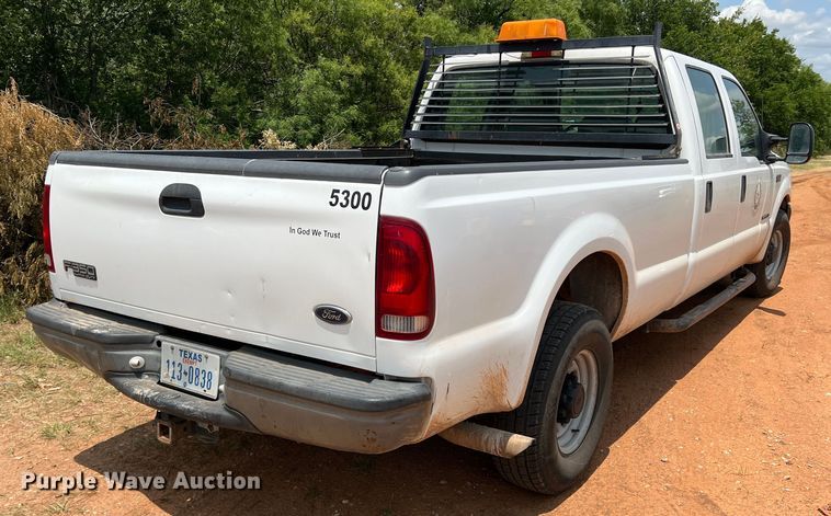 image for item LB9394 2000 Ford F350 Super Duty  Crew Cab pickup truck