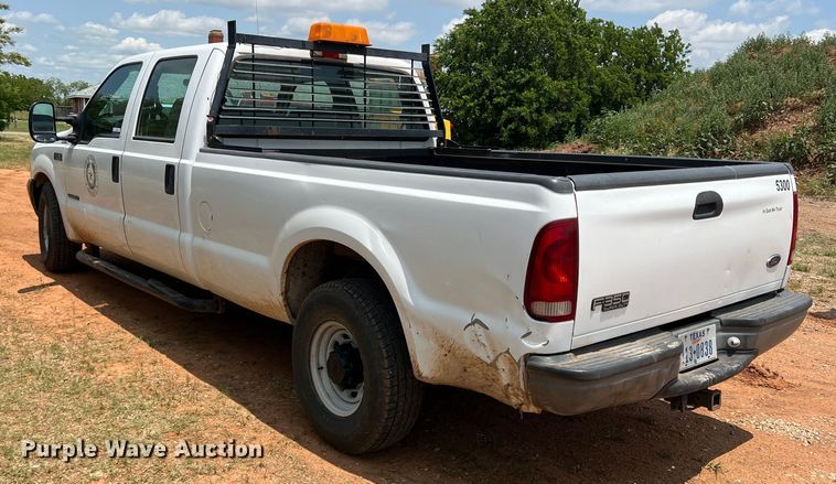 image for item LB9394 2000 Ford F350 Super Duty  Crew Cab pickup truck