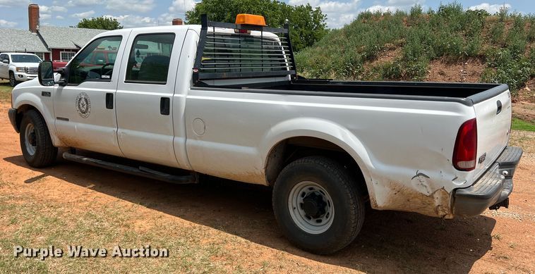 image for item LB9394 2000 Ford F350 Super Duty  Crew Cab pickup truck