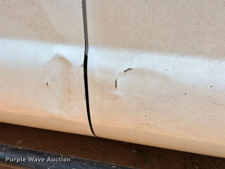 image for item LB9394 2000 Ford F350 Super Duty  Crew Cab pickup truck