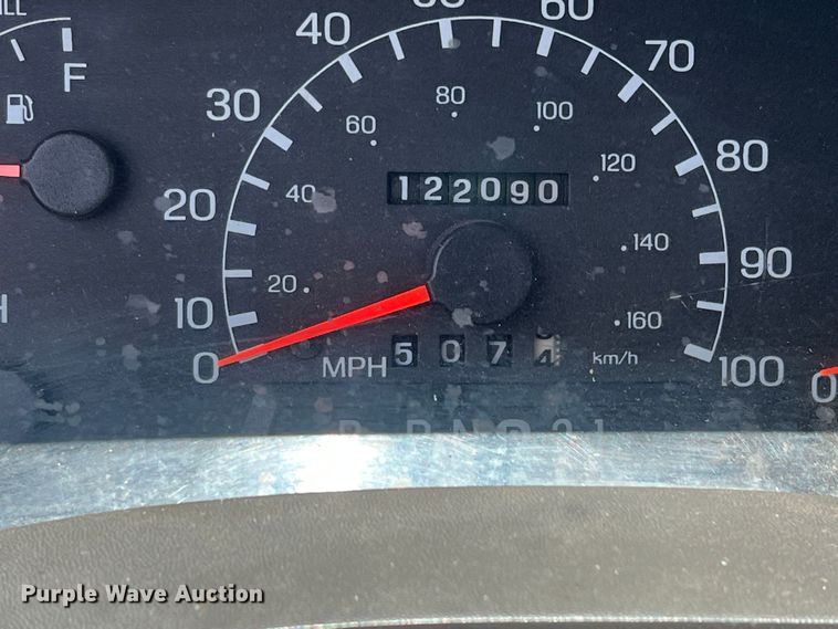 image for item LB9394 2000 Ford F350 Super Duty  Crew Cab pickup truck