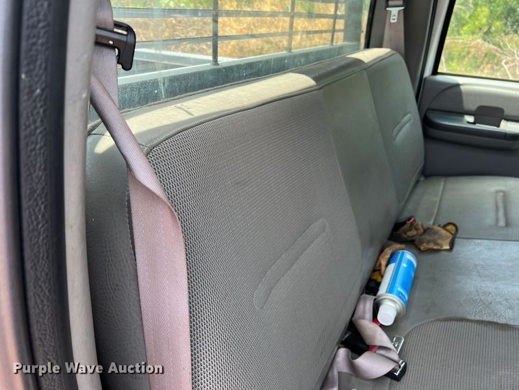 image for item LB9394 2000 Ford F350 Super Duty  Crew Cab pickup truck