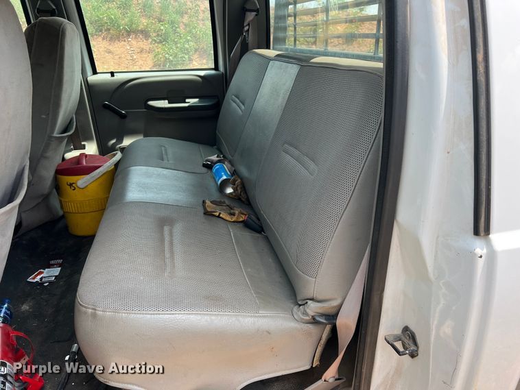 image for item LB9394 2000 Ford F350 Super Duty  Crew Cab pickup truck