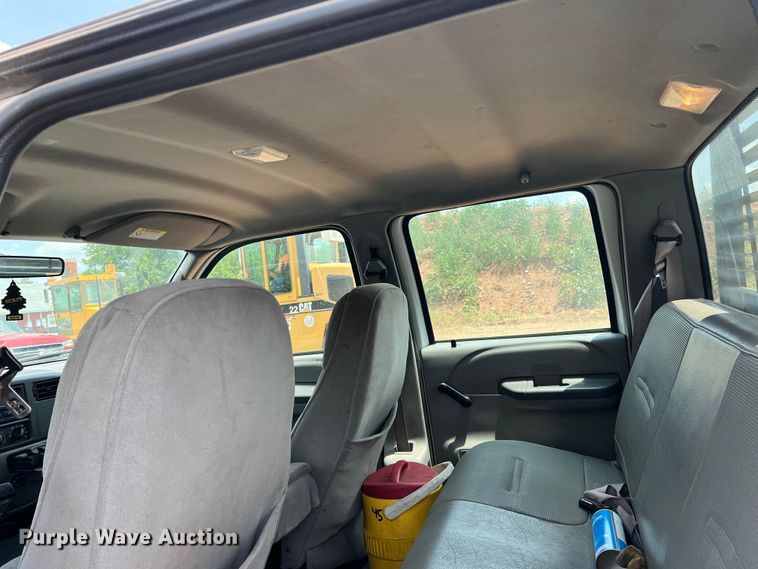 image for item LB9394 2000 Ford F350 Super Duty  Crew Cab pickup truck