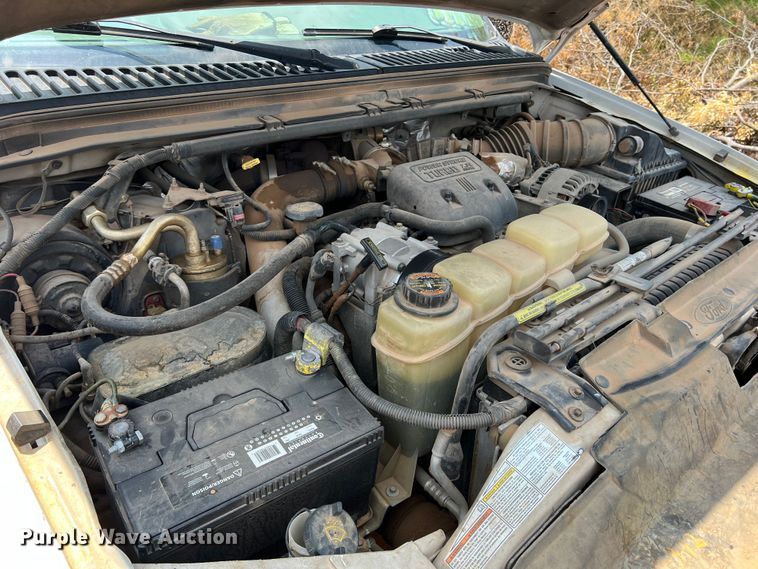 image for item LB9394 2000 Ford F350 Super Duty  Crew Cab pickup truck