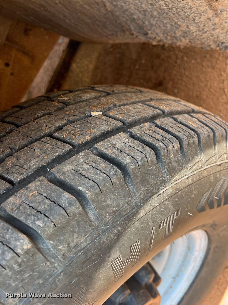 image for item LB9394 2000 Ford F350 Super Duty  Crew Cab pickup truck