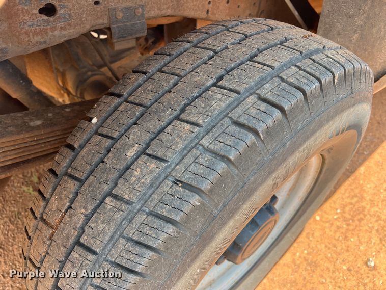 image for item LB9394 2000 Ford F350 Super Duty  Crew Cab pickup truck