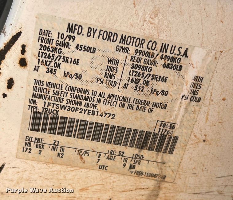 image for item LB9394 2000 Ford F350 Super Duty  Crew Cab pickup truck