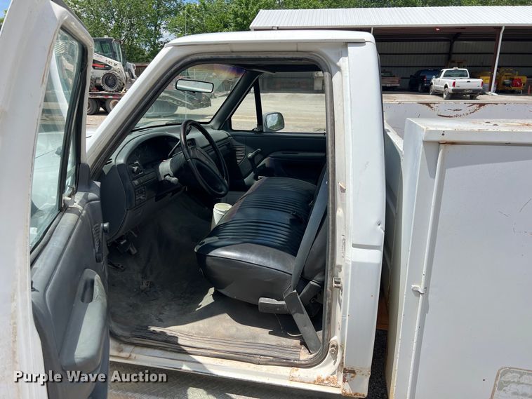 image for item LG9210 1993 Ford F250  utility bed pickup truck