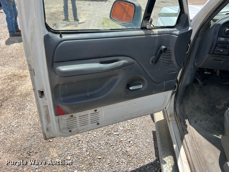 image for item LG9210 1993 Ford F250  utility bed pickup truck