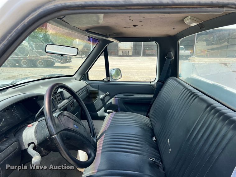 image for item LG9210 1993 Ford F250  utility bed pickup truck