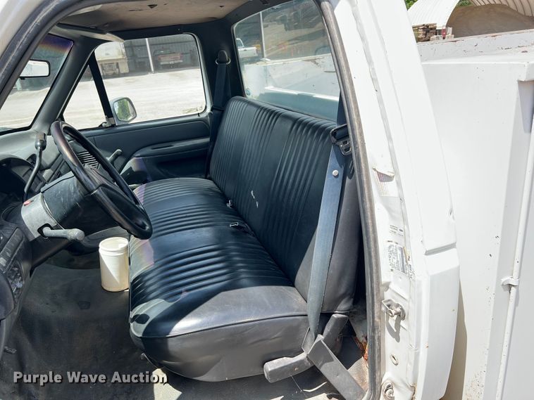 image for item LG9210 1993 Ford F250  utility bed pickup truck