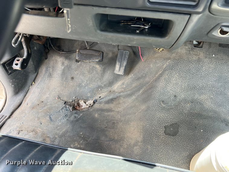 image for item LG9210 1993 Ford F250  utility bed pickup truck