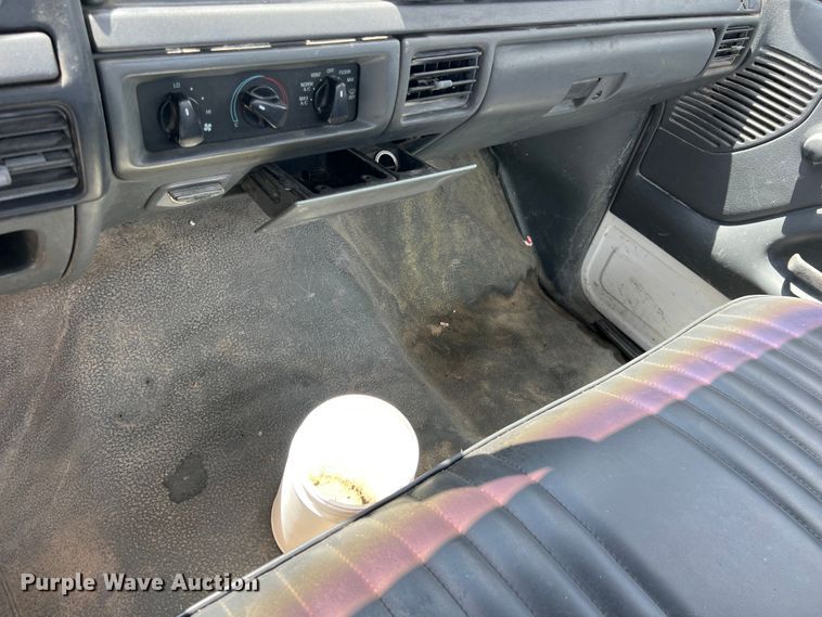 image for item LG9210 1993 Ford F250  utility bed pickup truck