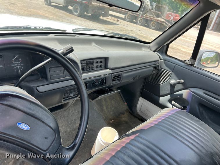 image for item LG9210 1993 Ford F250  utility bed pickup truck