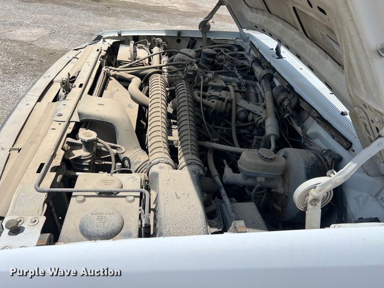 image for item LG9210 1993 Ford F250  utility bed pickup truck