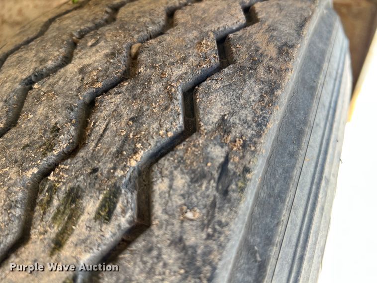 image for item LG9210 1993 Ford F250  utility bed pickup truck