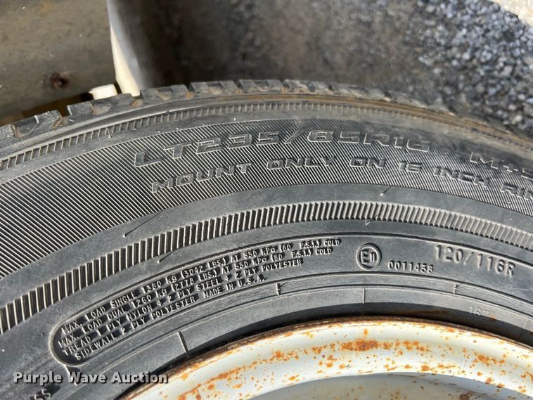 image for item LG9210 1993 Ford F250  utility bed pickup truck