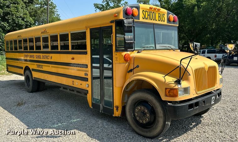 image for item LG9270 2002 American  school bus