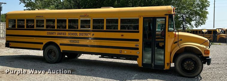image for item LG9270 2002 American  school bus