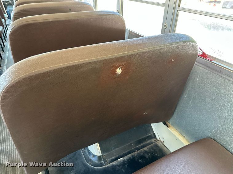 image for item LG9270 2002 American  school bus