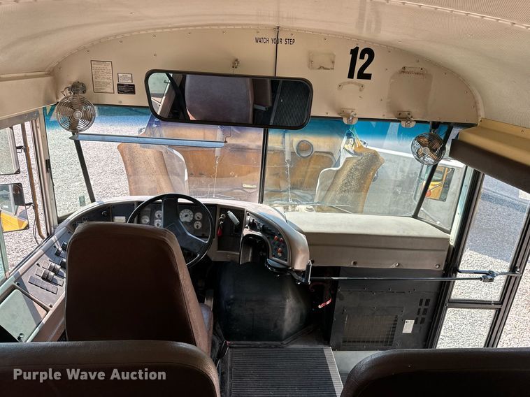 image for item LG9270 2002 American  school bus