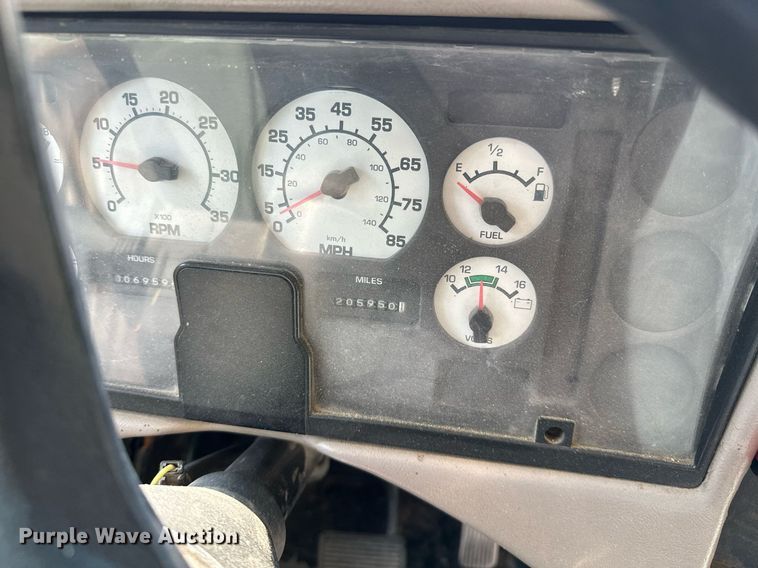 image for item LG9270 2002 American  school bus