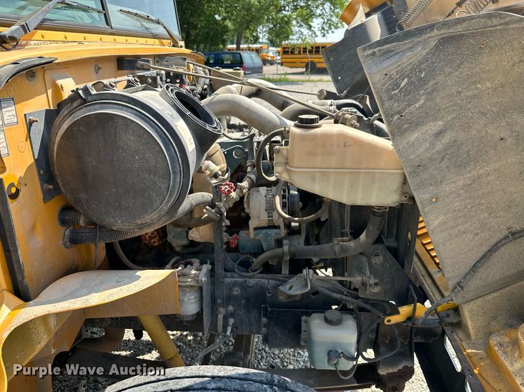 image for item LG9270 2002 American  school bus