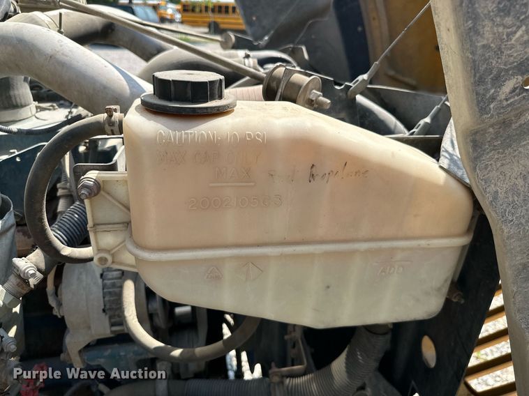 image for item LG9270 2002 American  school bus