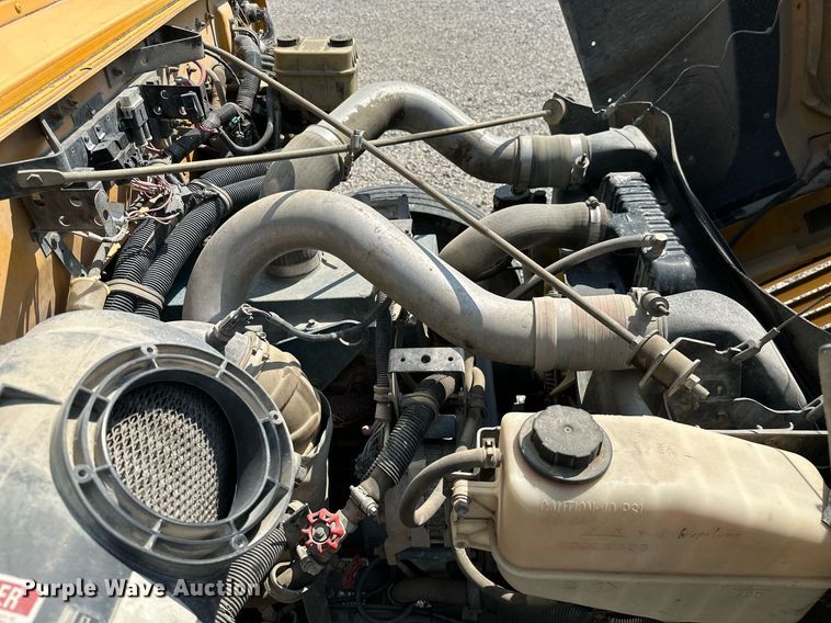 image for item LG9270 2002 American  school bus