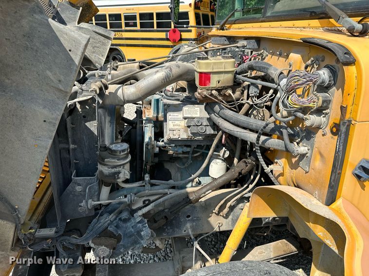 image for item LG9270 2002 American  school bus