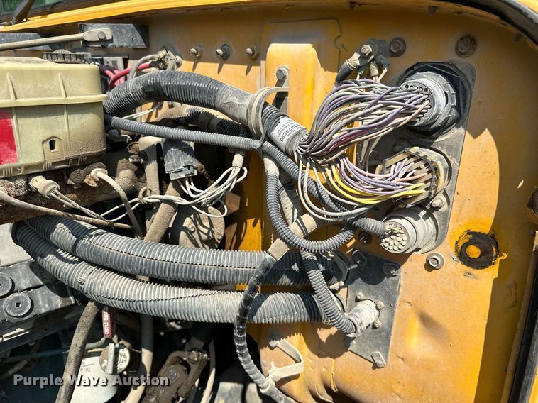 image for item LG9270 2002 American  school bus