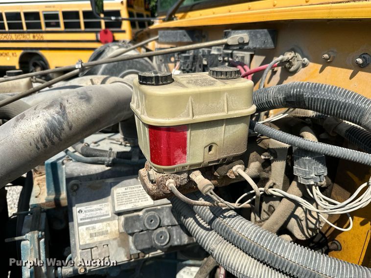 image for item LG9270 2002 American  school bus