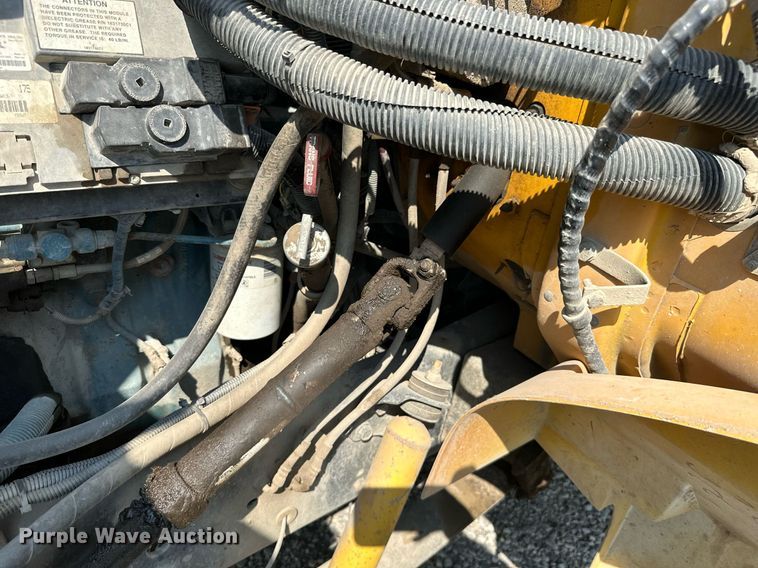 image for item LG9270 2002 American  school bus