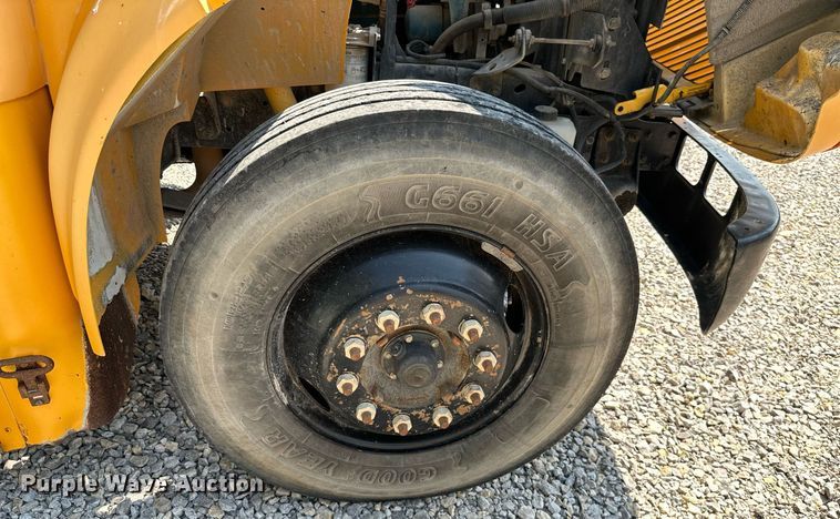 image for item LG9270 2002 American  school bus