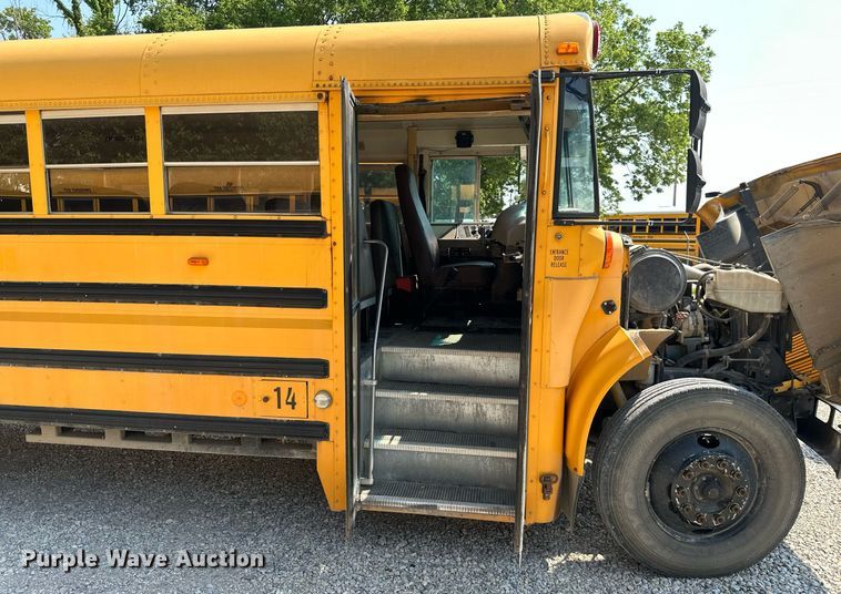 image for item LG9271 2002 American  school bus