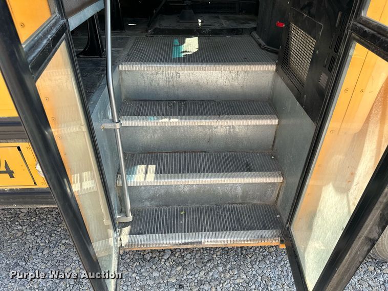 image for item LG9271 2002 American  school bus