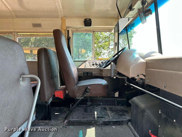 image for item LG9271 2002 American  school bus