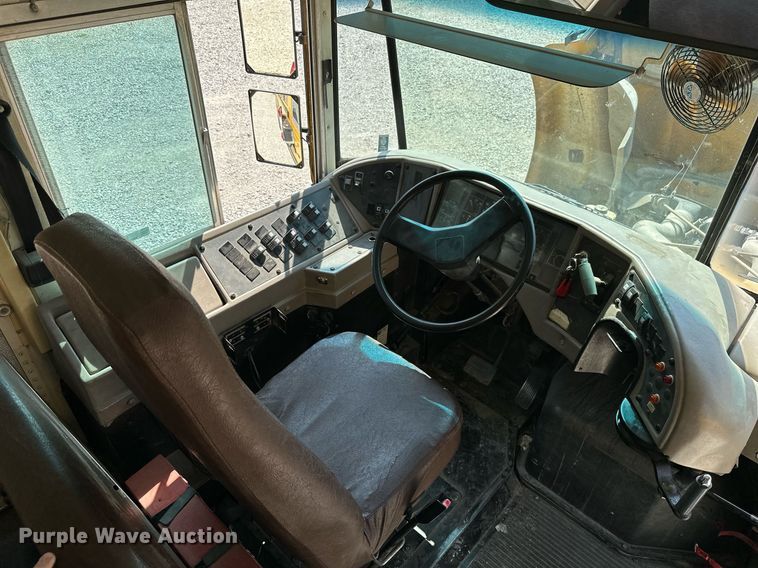 image for item LG9271 2002 American  school bus