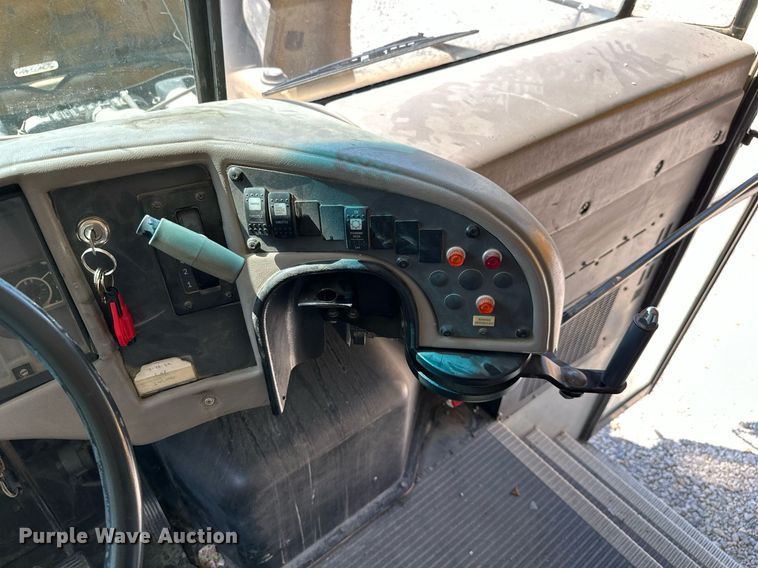 image for item LG9271 2002 American  school bus