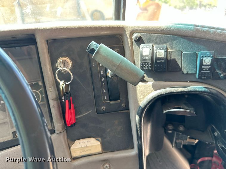 image for item LG9271 2002 American  school bus