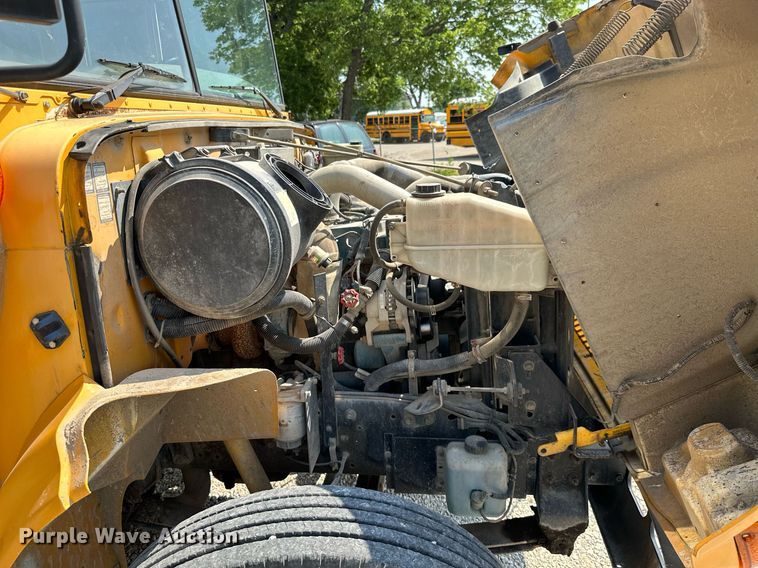 image for item LG9271 2002 American  school bus