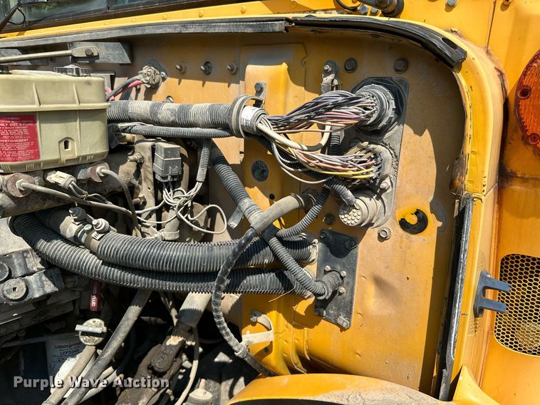 image for item LG9271 2002 American  school bus