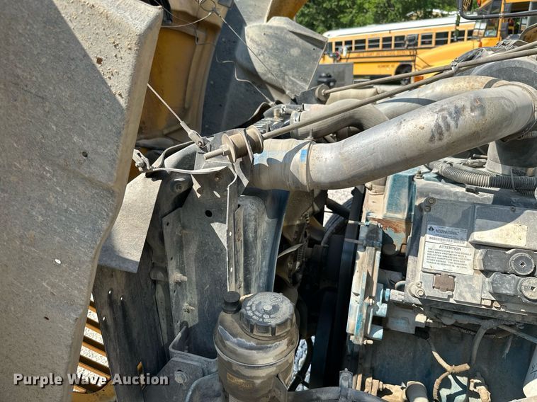 image for item LG9271 2002 American  school bus