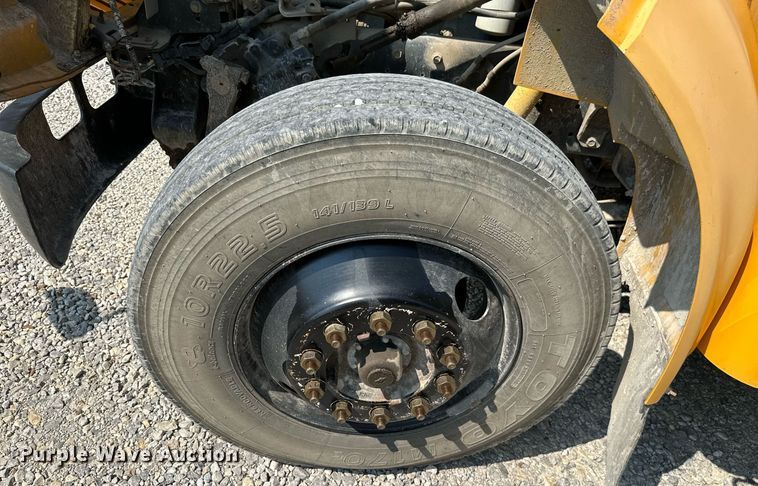 image for item LG9271 2002 American  school bus