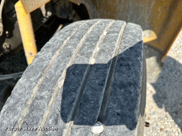 image for item LG9271 2002 American  school bus