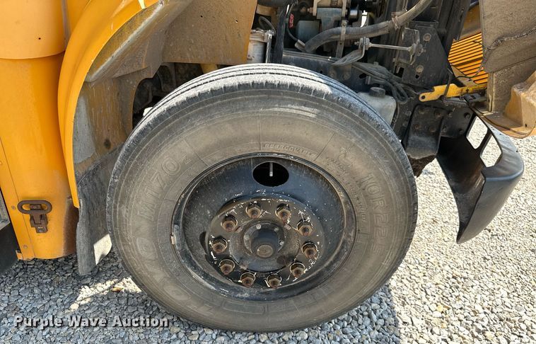 image for item LG9271 2002 American  school bus