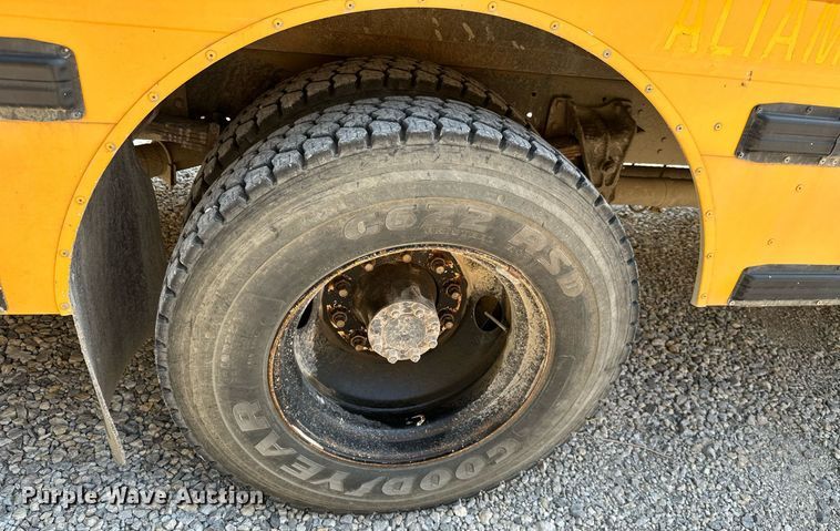 image for item LG9271 2002 American  school bus